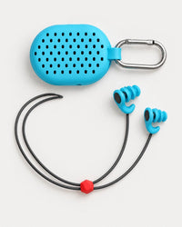 Alphes ColdWall Plugs: two aqua surf earplugs on a leash with the silicone case and carabiner